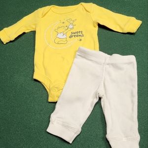 Disney Winnie the Pooh onesie/bodysuit with white ribbed baby pants